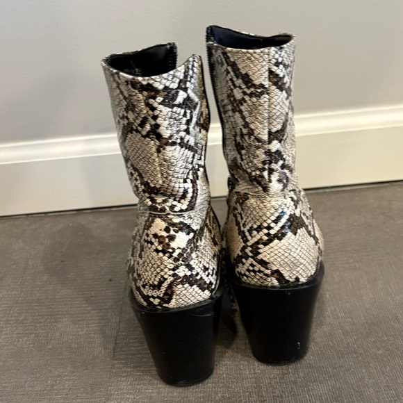 Truffle Collection European Snakeskin Pointed Tow Cowboy Boots - Picture 2 of 6